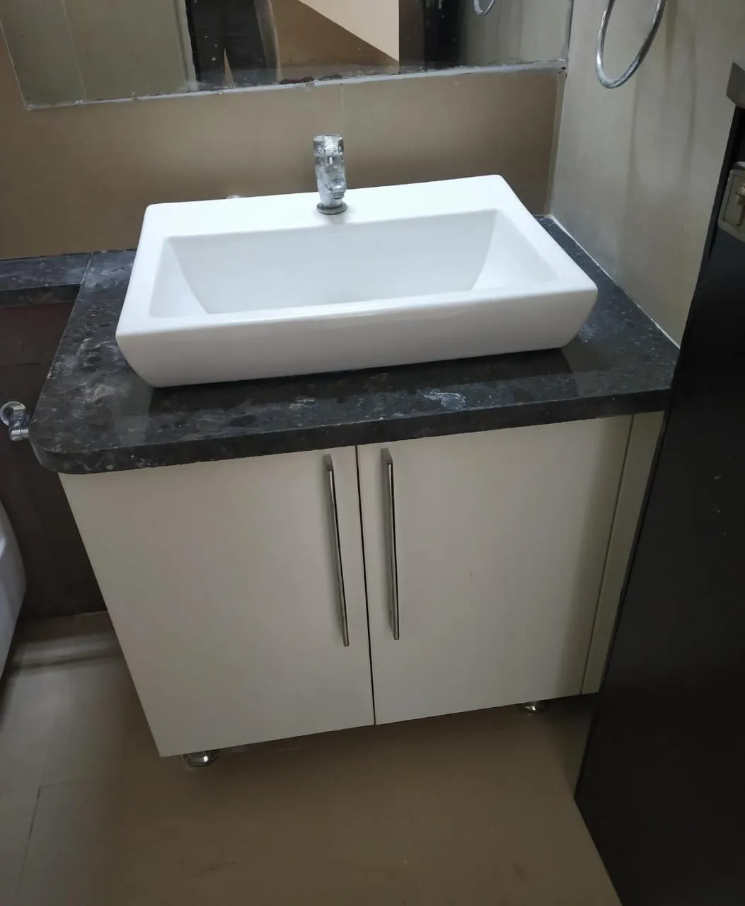Bathroom vanity