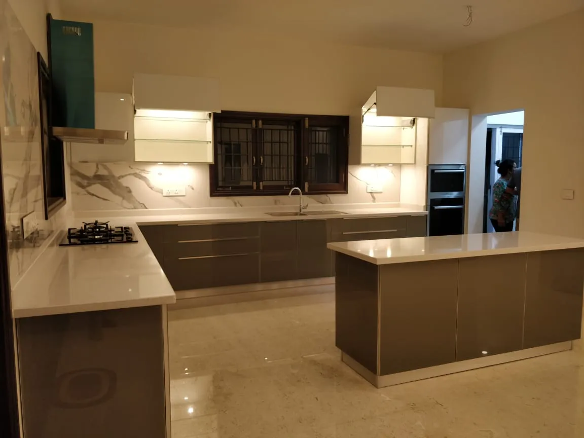 Modern Neutral-Tone Kitchen